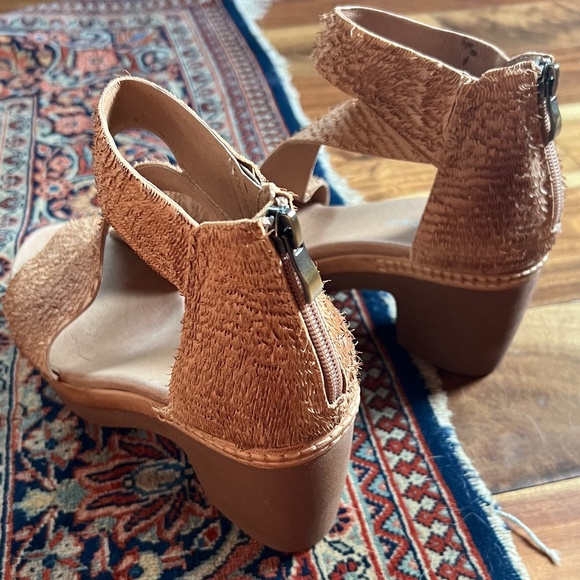 Antelope Lacie Heel Sandals - size 38 (7-7.5) - Picture 4 of 10